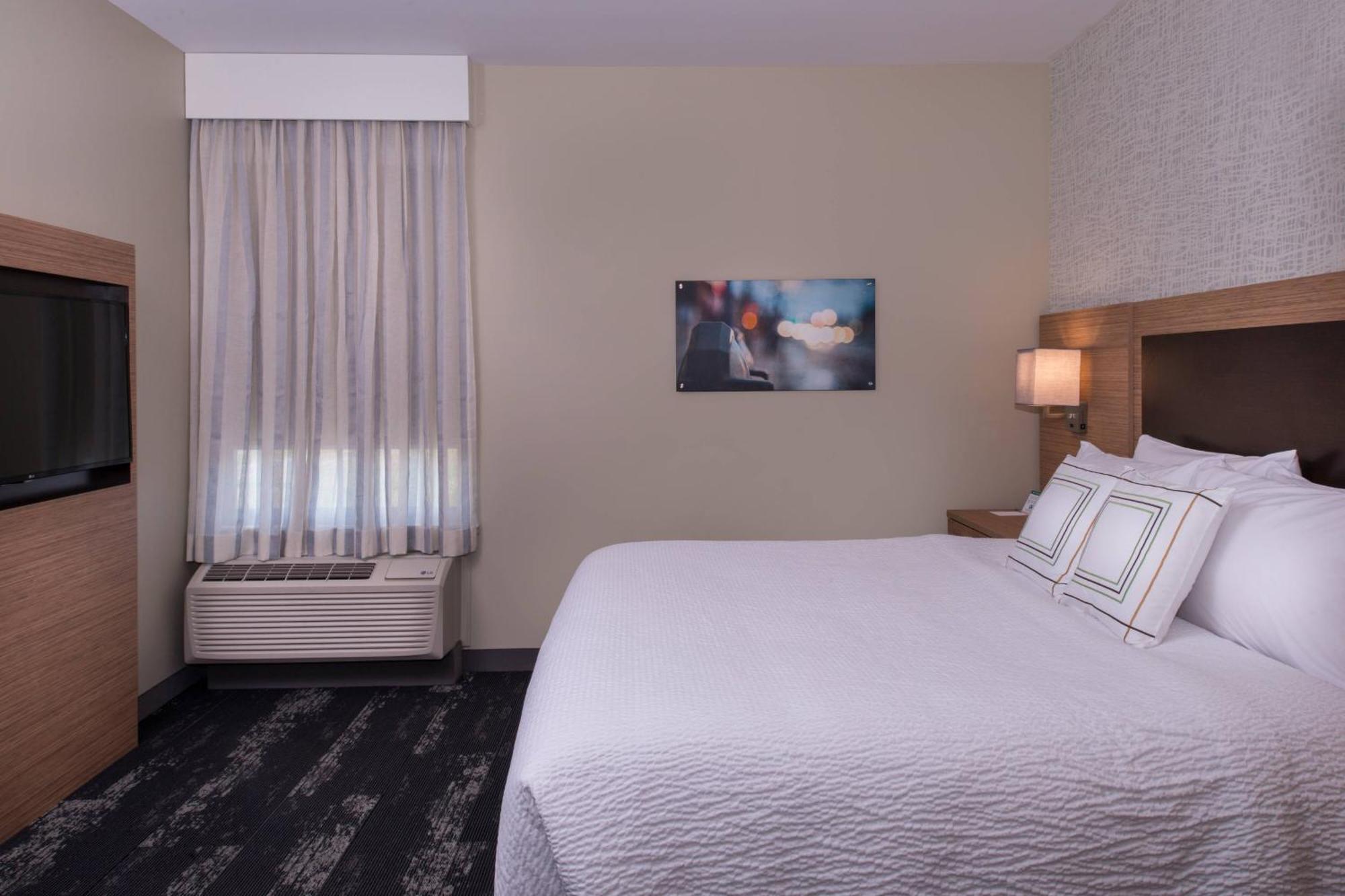 Towneplace Suites By Marriott Saskatoon Exterior foto