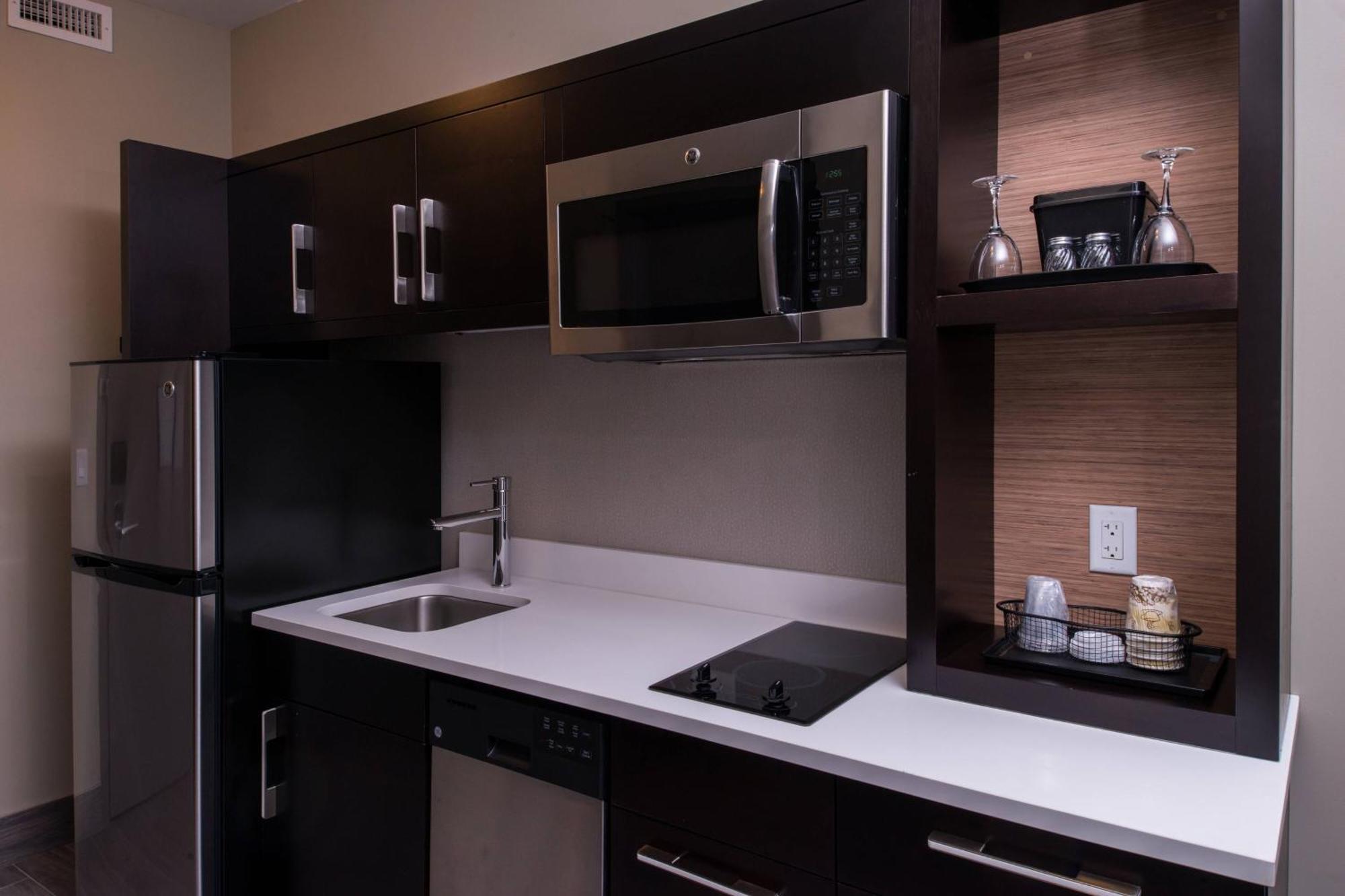 Towneplace Suites By Marriott Saskatoon Exterior foto