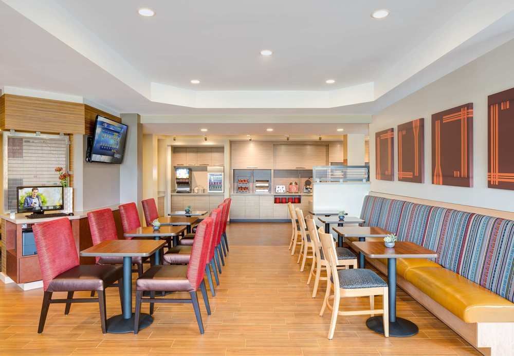 Towneplace Suites By Marriott Saskatoon Exterior foto